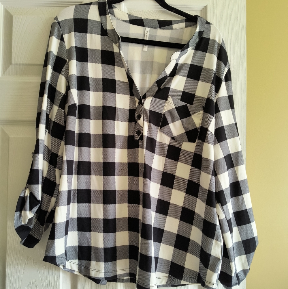 Black and white super soft plaid shirt.